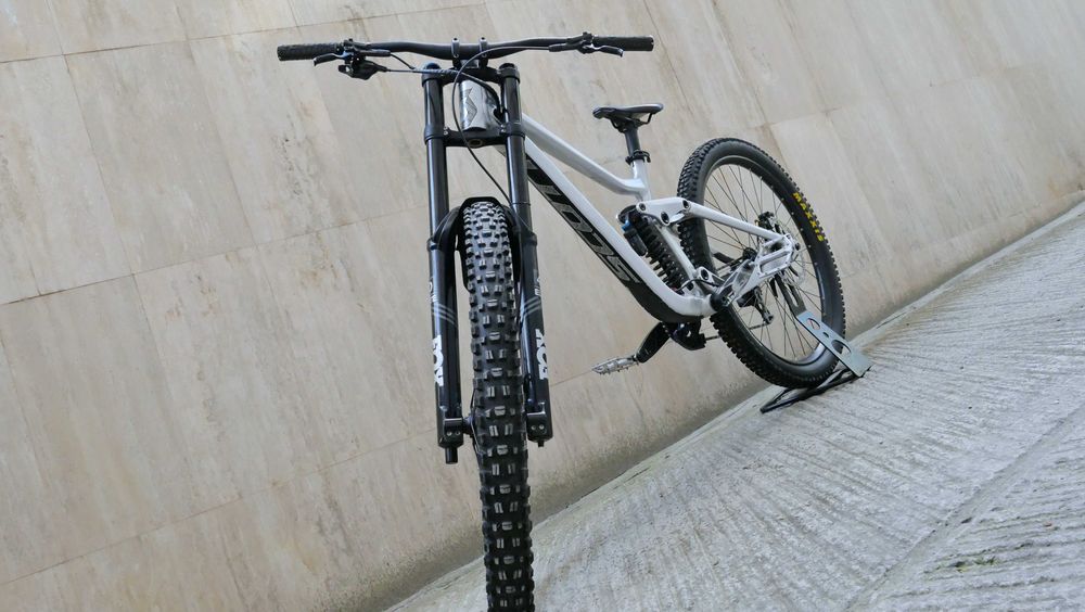 Scott Gambler 920, състезателен DH, 29 цола, FOX 40, Shimano Saint