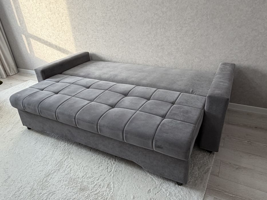 Продам диван коричневый 140см