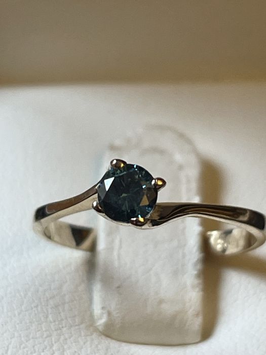 Inel aur galben 14ct cu diamant albastru