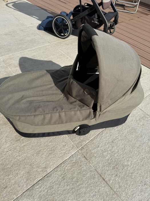 Cybex Balios S Lux 2 in 1 reversibil + cadou sac pentru carucior lana