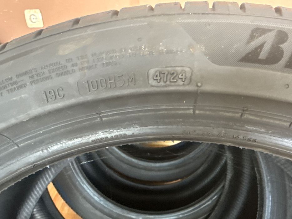 Продавам гуми Bridgestone 245/45 R20