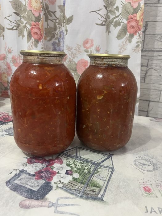 Соленые огурцы, лечо, икра