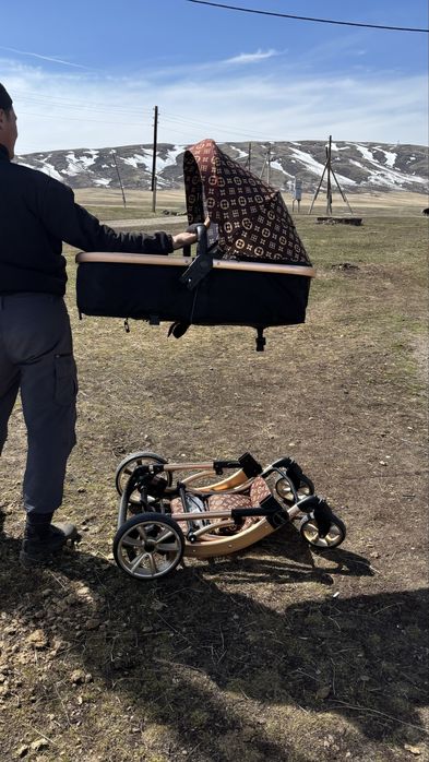 Коляска,жиналады