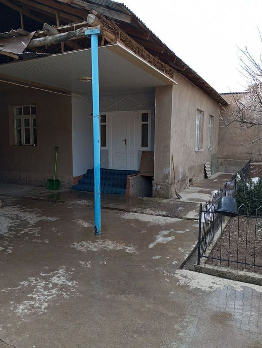 Boʻstonliq tumani Bochkada uy  sotiladi