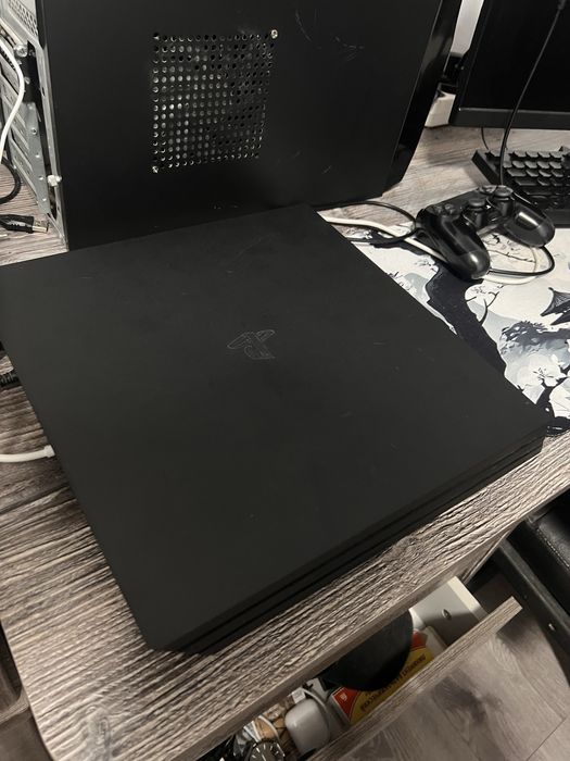 Продаю Пс 4 про (Плейстейшин)