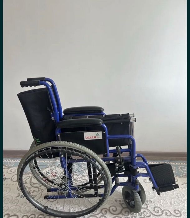 Продам новую инвалидную коляску