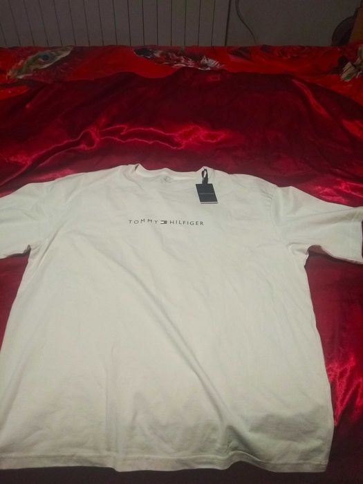 Нова тениска Tommy HILFIGER