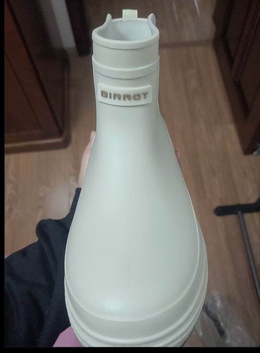 Продам новые резиновые сапоги