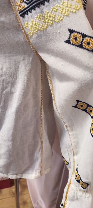 Ie tradițională damă