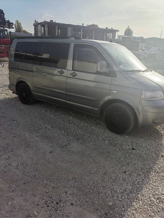VW Multivan 2,5TDI 174кс