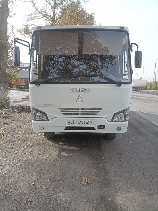 Isuzi aftobus yasalgan yili 2011