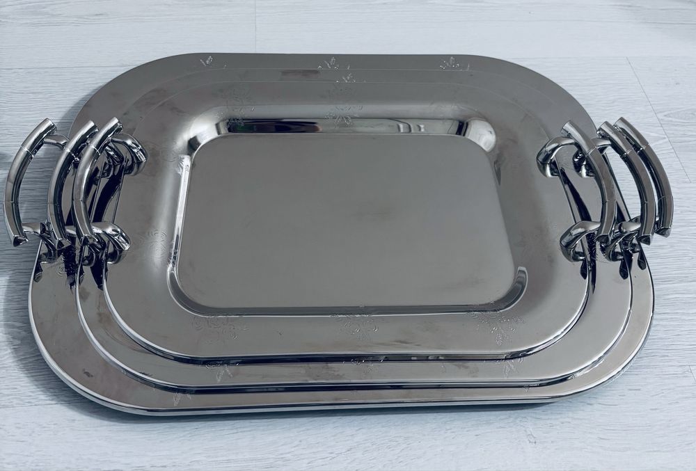 Набор подносов в отличном состоянии