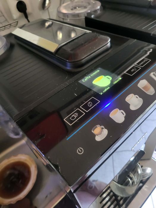 Vând două espressoare super-automate Siemens din seria EQ.500