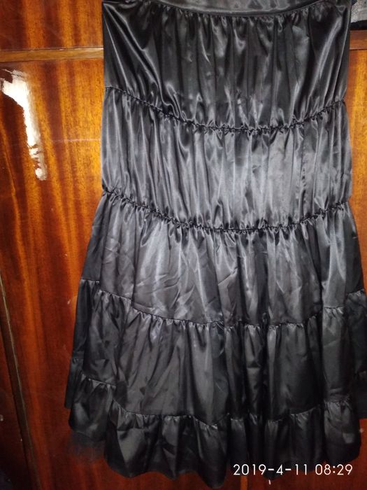 Дамска пола от сатен