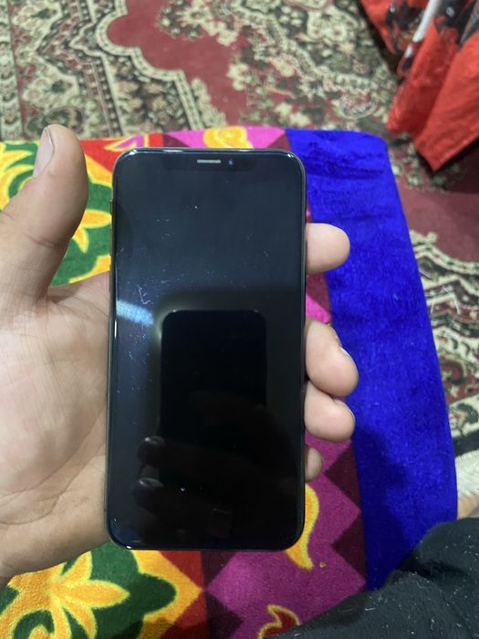 Продам Айфон XS на 64гига