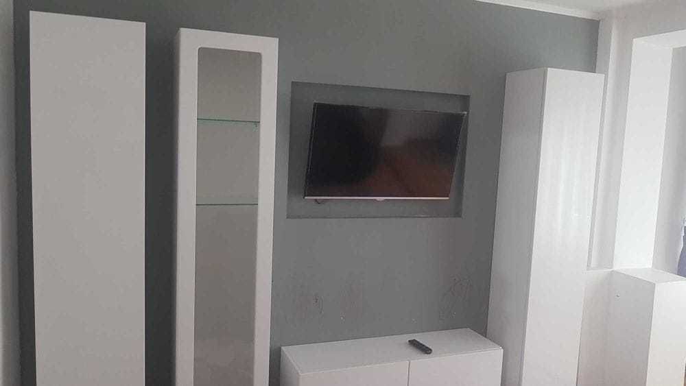 Închiriez apartament