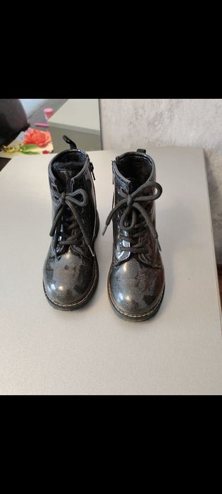 Продам демисезонные ботинки на девочку