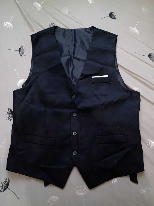 Мъжки официален костюм ЧИСТО НОВ