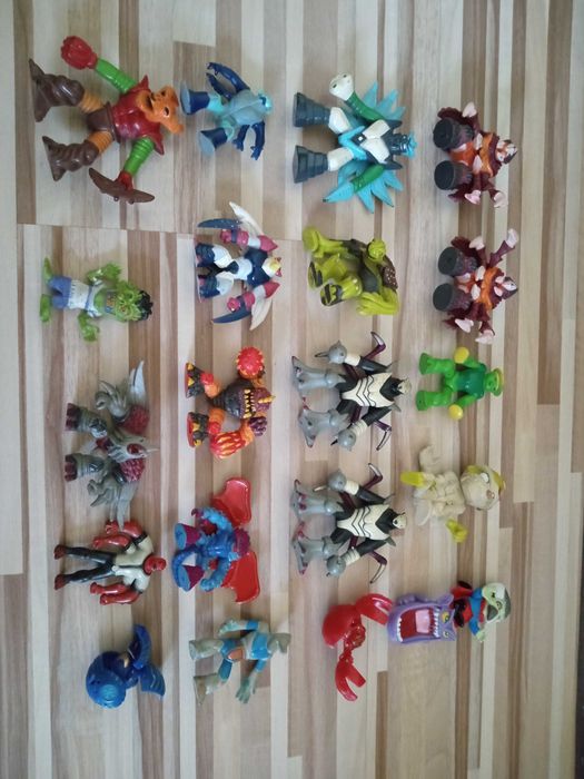 Гормити  фигурки и вампирчета