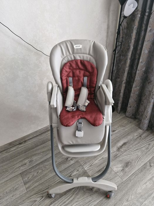 Продам  стульчик для кормления