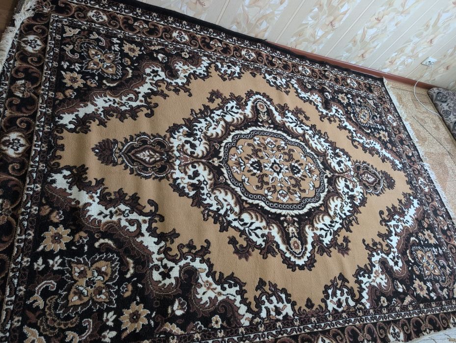 Продается ковер 1.5 м *2.5 м