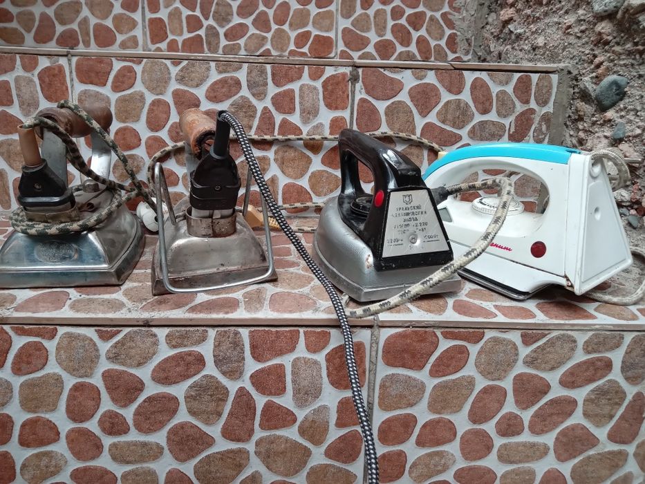 Продам утюги советские.