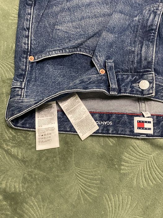 Продавам дънки Tommy jeans нови без етикет от внос. Размер 34х 32
