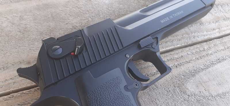 PISTOL FULL AUTO DESERT EAGLE!! *Full Metal* - Airsoft Co2 + Munitie