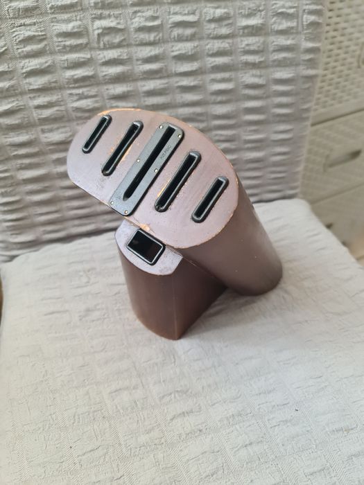 Дървен държач за ножове