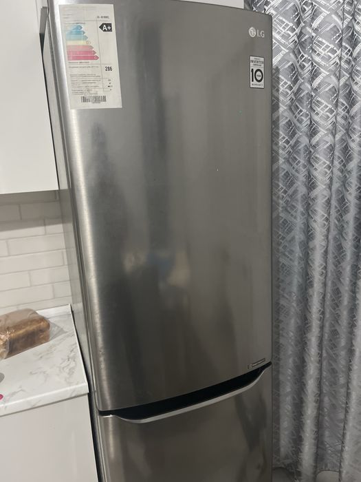 Холодильник LG сатылады