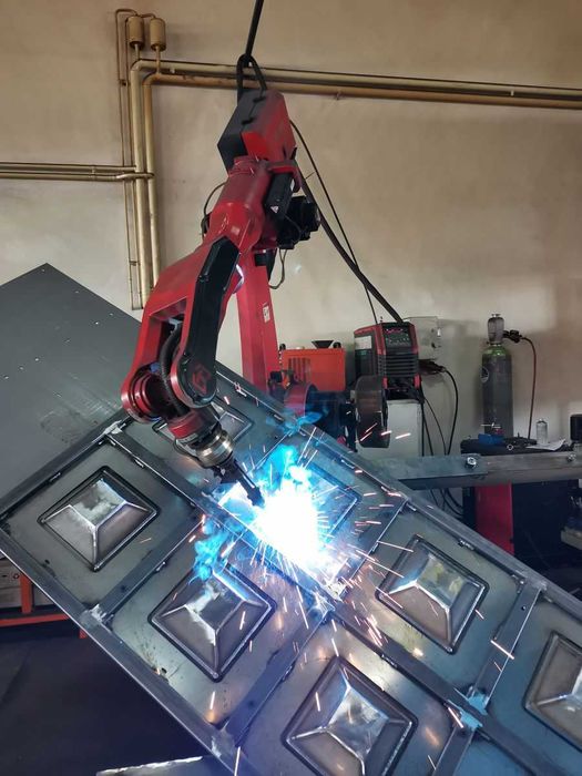 Cofraje din otel si accesorii pentru blocuri de beton interconectabile