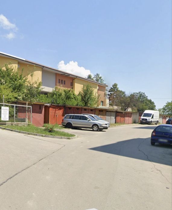Панелен гараж под наем