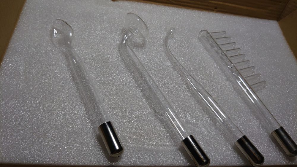 Проектор, дарсонваль, кошелек