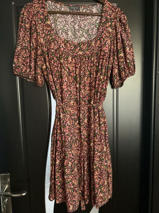 Rochie inflorata papaya