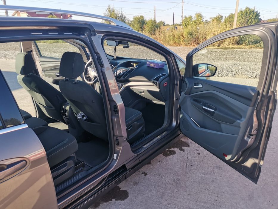 Ford Grand C - max-7 locuri