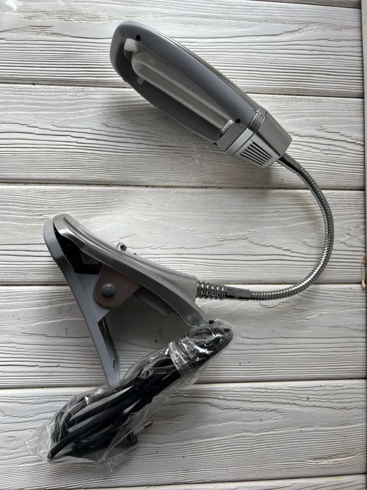 Настольная лампа-прищепка