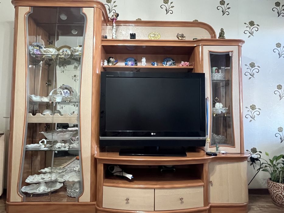 Продам горку (стенку, шкаф)