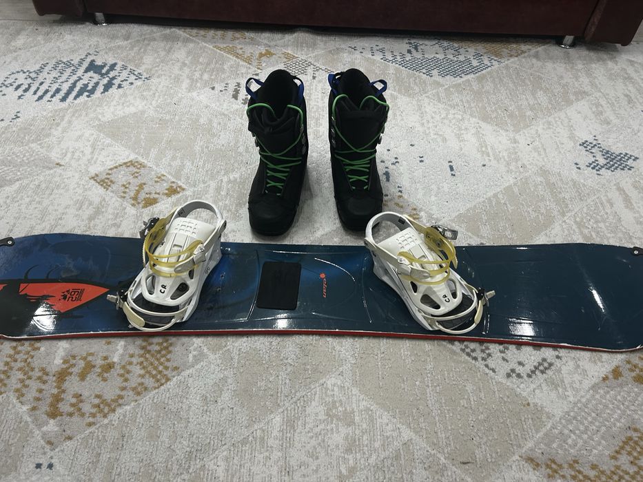 Продам сноуборд 162см с креплением и ботинки