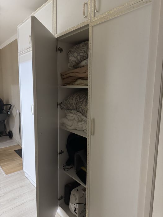 Шкаф в коридор , прихожую