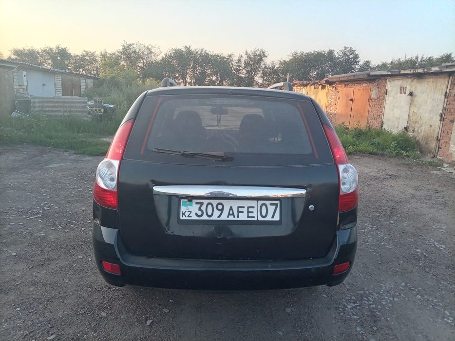 Продам Приору универсал, бензин , 126 движок