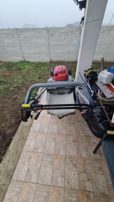 Masina de tăiat iarba profesionala HONDA hrb 476c model
