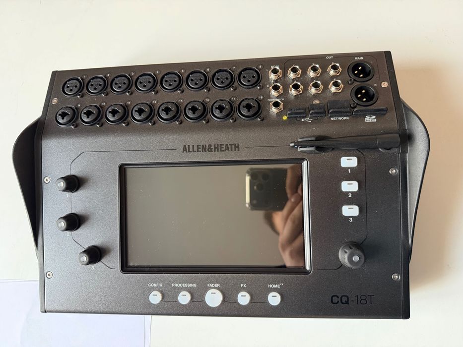 Мишпулт / Дигитален миксер Allen&Heath CQ18T Console