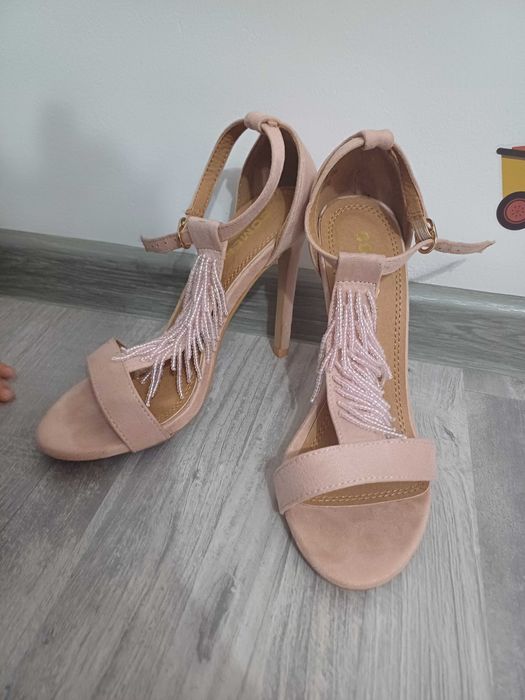 Дамски обувки нови