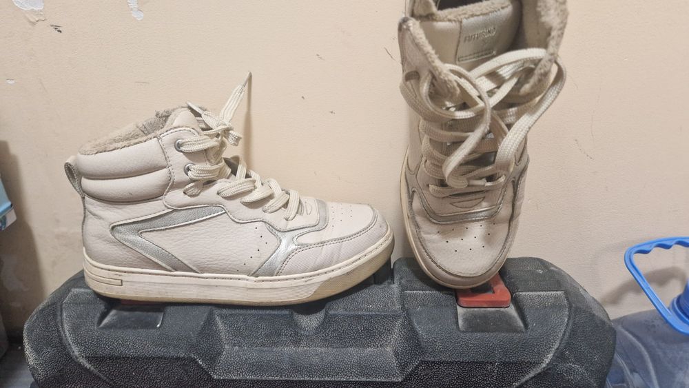 Отдам обувь для девочки