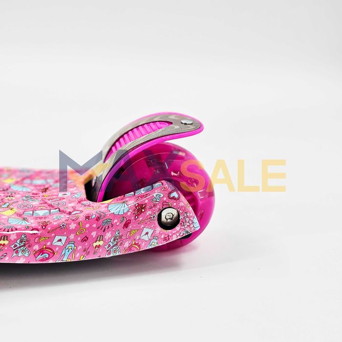 Детска тротинетка с 3 светещи колела розово многоцветна скутер колело