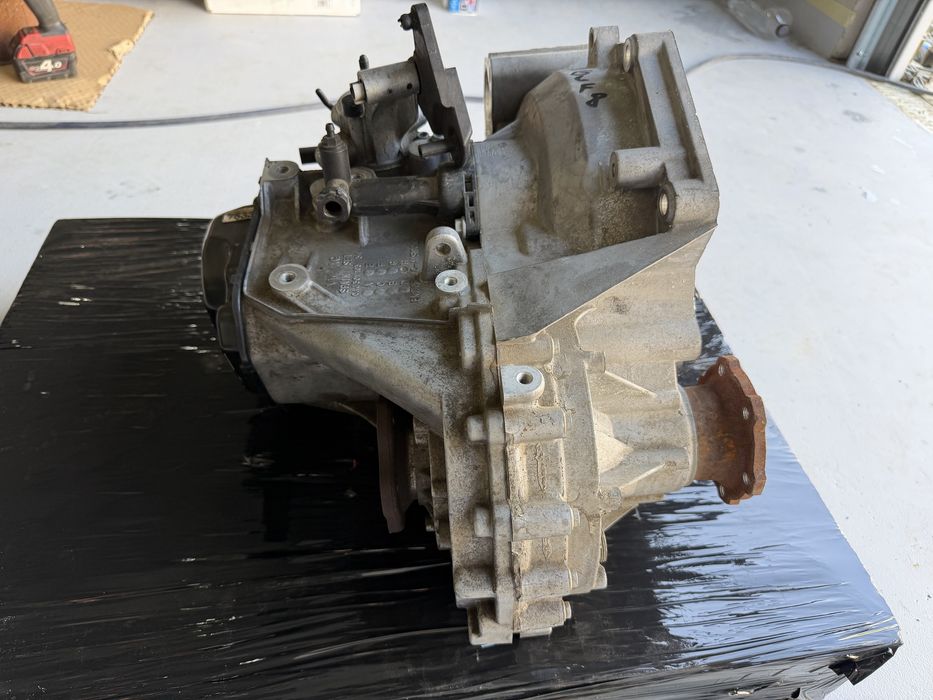 Cutie manuala skoda seat vw golf 8 1.0 tsi cod tua