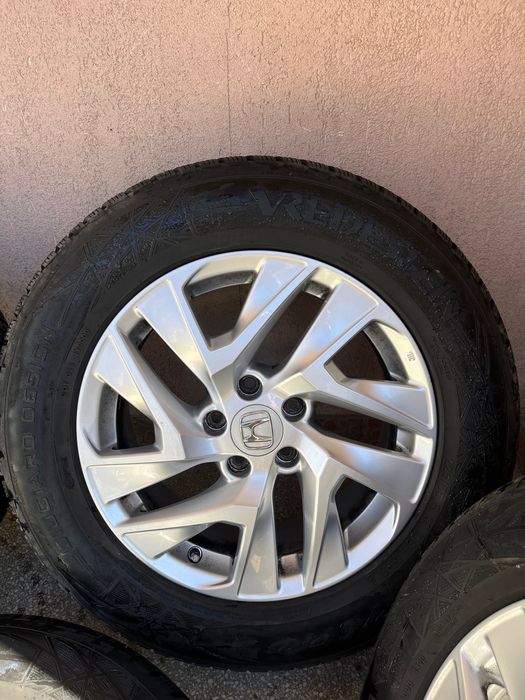 Оригинални Honda джанти R17 7J, със зимни гуми Vredestein 225/65/17