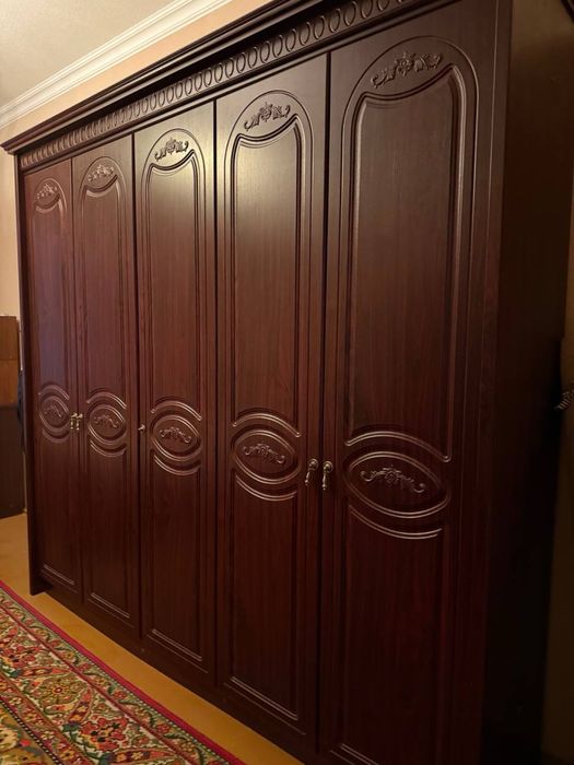 Продается спальный гарнитур