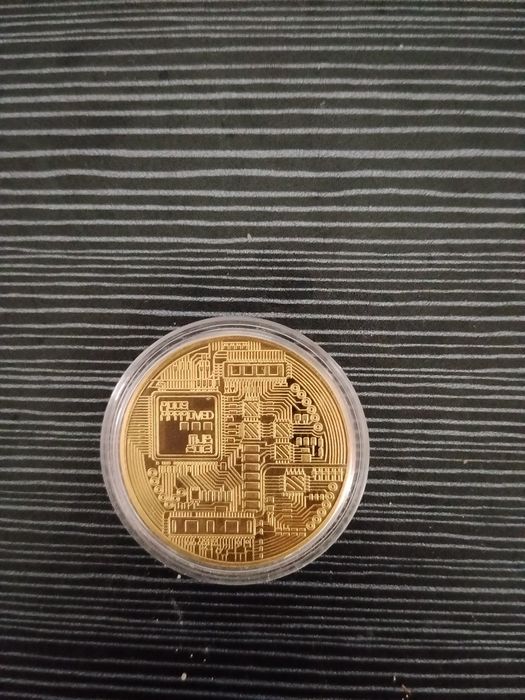 Продаю монету Биткоин