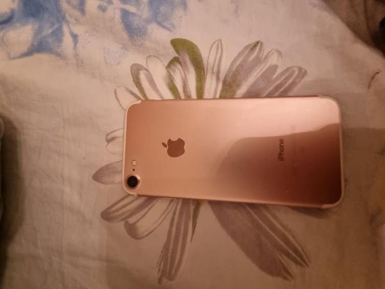 Айфон 7 в хорошем состояние